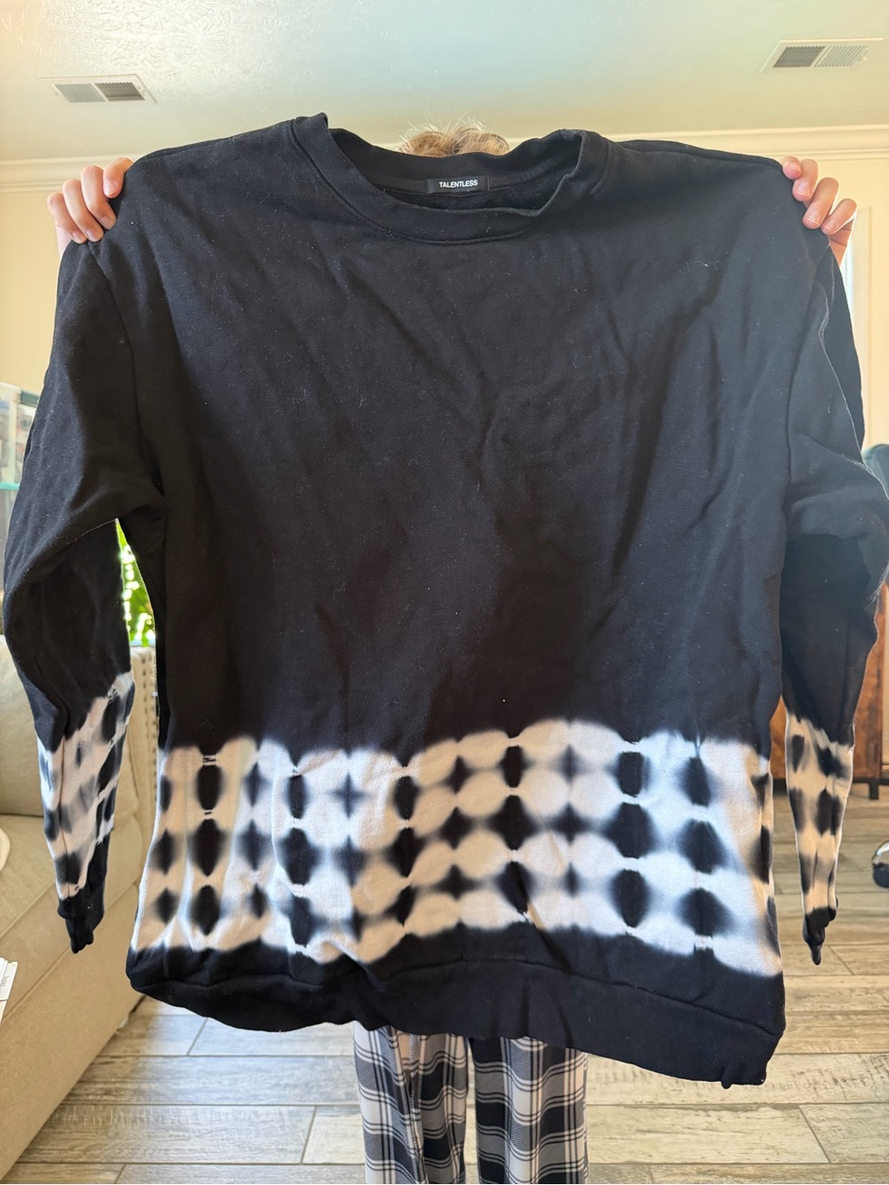 TALENTLESS Black Crewneck Long Sleeve Sweatshirt